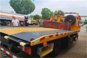 鼎城附近拖车电话号码服务